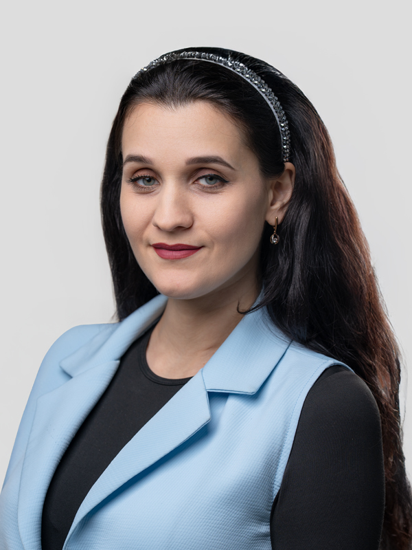 Путилина Эльвира Рустемовна.